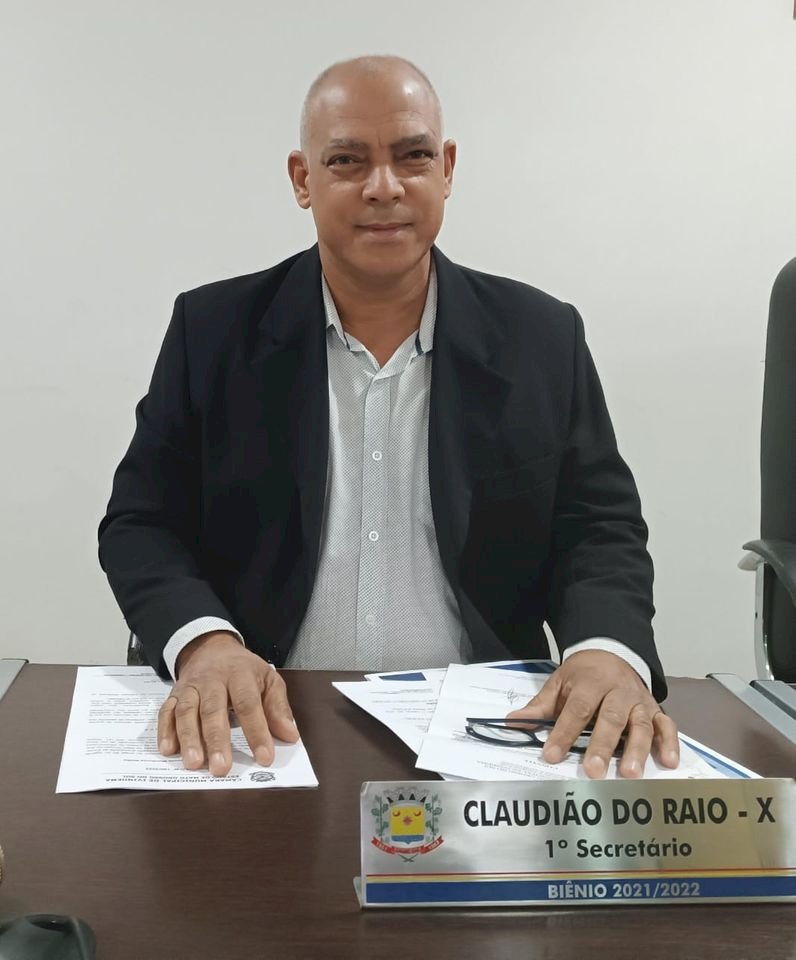 Vereador Claudião quer a construção de cobertura no CEM e regularização fundiária no Assentamento São Sebastião