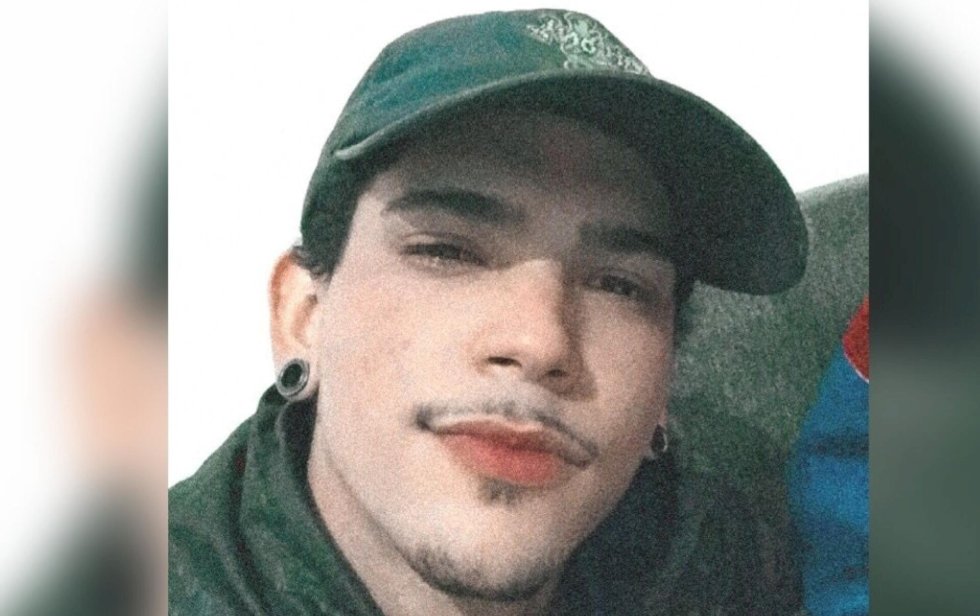 Família e amigos lamentam morte de motociclista que bateu em árvore