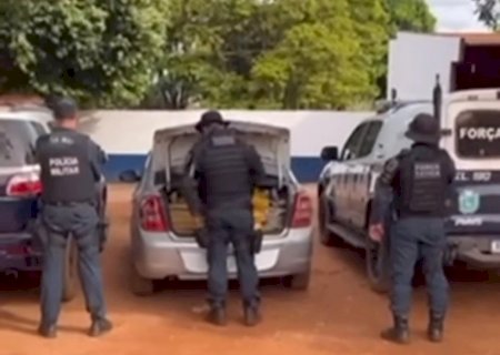 Ivinhema - PM prende jovem e encaminha  um menor para delegacia por tráfico de droga