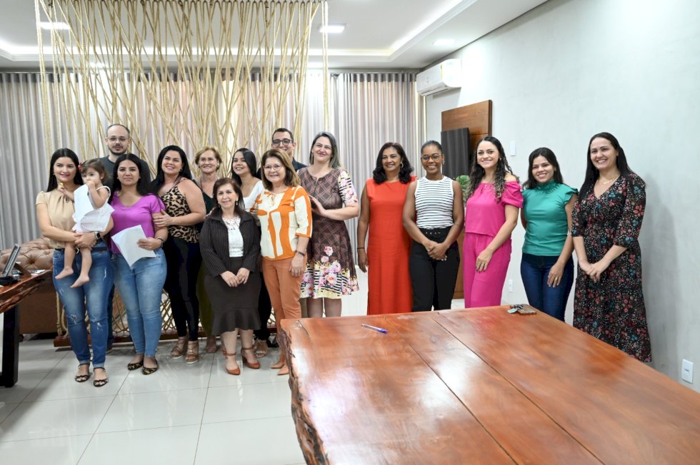 Concursados do setor da saúde e educação tomaram posse em Ivinhema