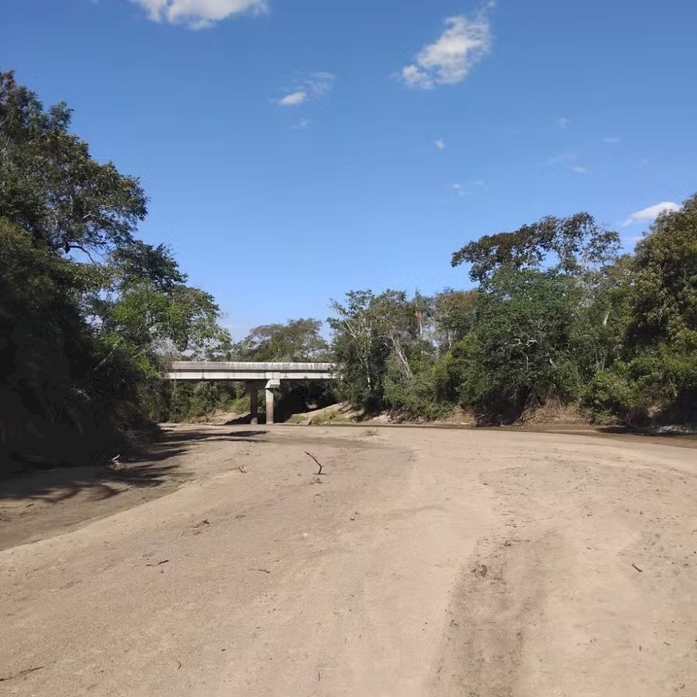 Seca: Rio Perdido vira \'deserto de areia\' e assusta moradores em MS