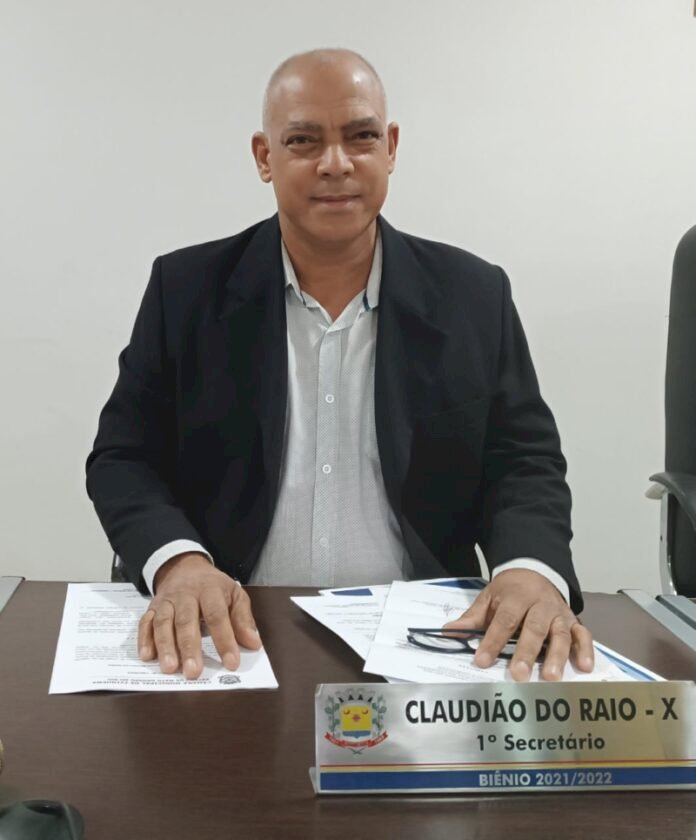 Claudião do Raio-X reivindicou a instalação de placas de identificação sobre a Casa da Cultura no Distrito de Amandina