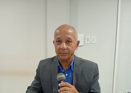 Vereador Gerson solicita melhorias no estádio Saraivão