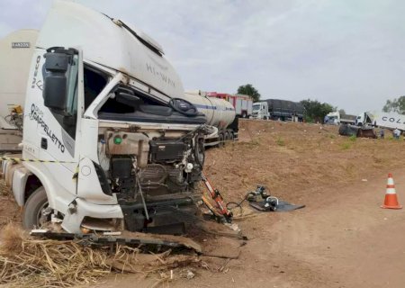 Acidente destrói 3 veículos na BR-163 e deixa um ferido