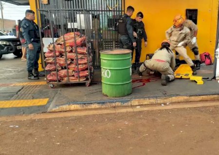 Jovem de 21 anos  baleado por dupla em moto na frente de conveniência morre no HV