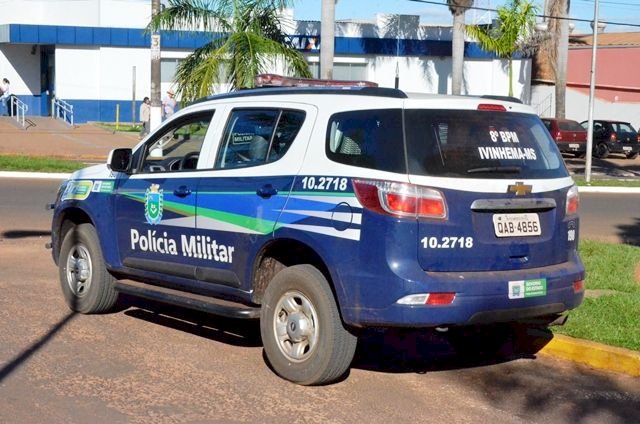 Ivinhema - Polícia Militar prende mulher por Porte de Arma e Descumprimento de Medida Protetiva