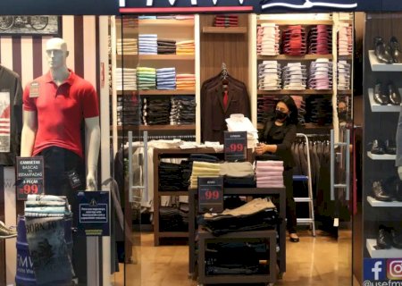 Varejo tem alta de 0,4% de setembro para outubro, diz IBGE