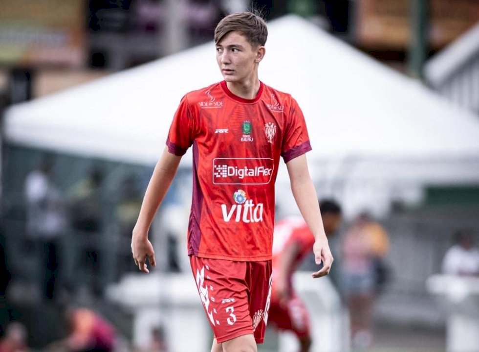 Jogador Ivinhemense é destaque na Copa Votorantim sub 15