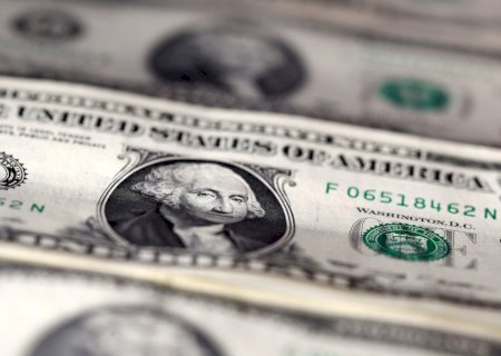 Dólar tem 9ª queda seguida e fecha a R$ 5,85, com falas de Lula no radar e após decisões de juros; Ibovespa sobe mais de 2%
