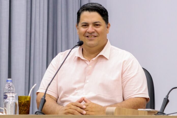 Marcio Alves pede implantação do SAMU e uma ambulância para o órgão