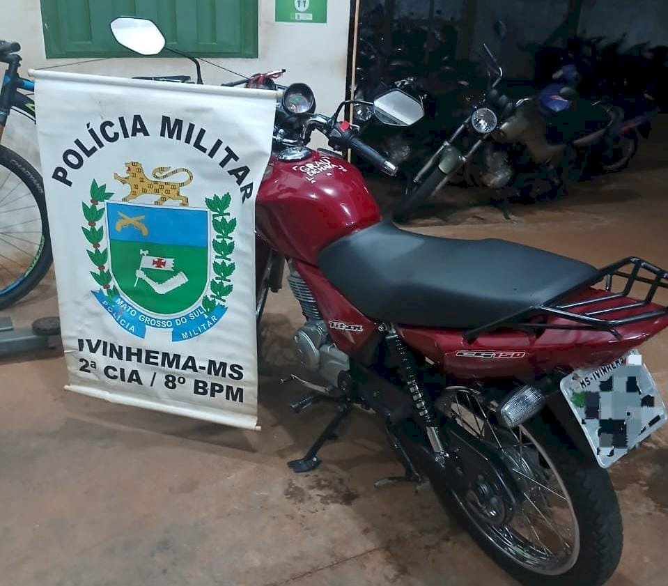 Ivinhema - Polícia Militar encaminha condutor de motocicleta a Delegacia por direção perigosa
