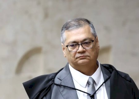 Dino dá 10 dias para Congresso explicar nova norma sobre emendas