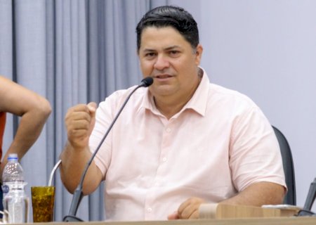 Com dois requerimentos e uma indicação, Marcio Alves requer informações sobre cumprimento de Leis e construção de ponte em estrada rural