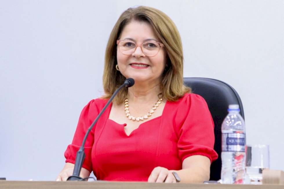Ivonete Mendonça pede ações educativas de trânsito em escolas e ruas do município