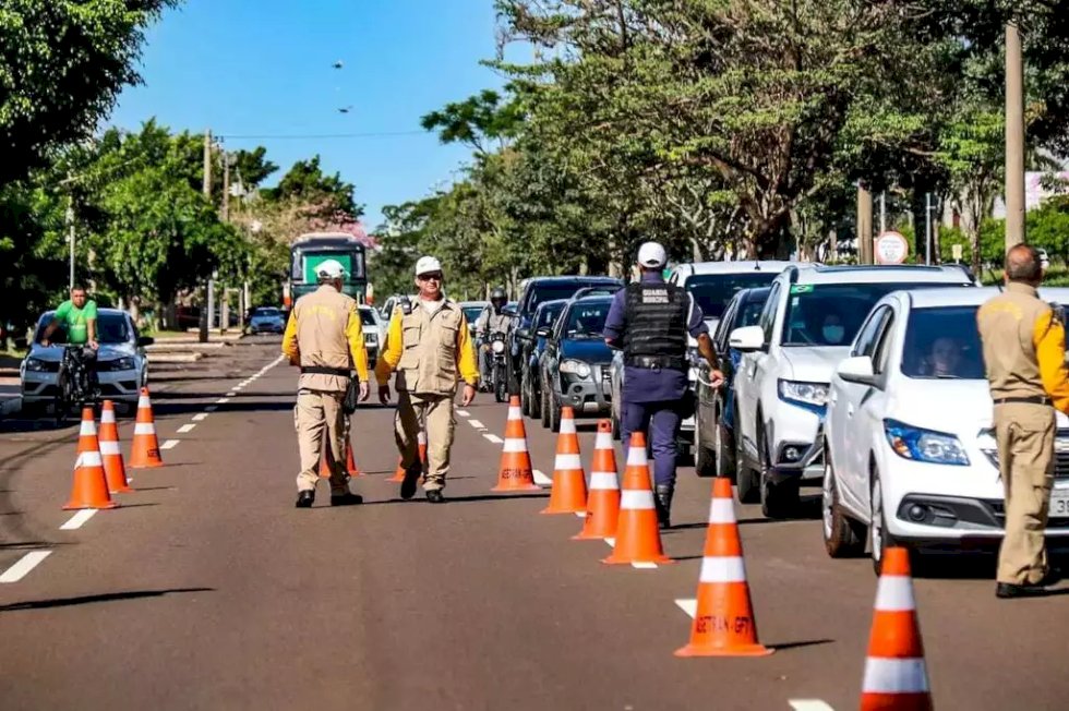 Donos de veículos já podem quitar IPVA e licenciamento em blitz