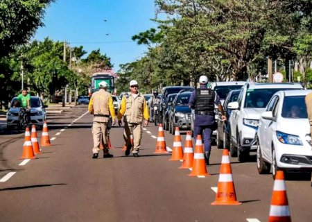 Donos de veículos já podem quitar IPVA e licenciamento em blitz