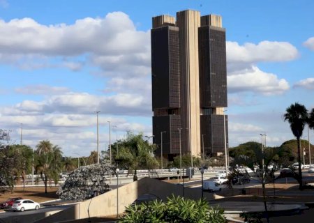 Copom mantém juros básicos da economia em 15% ao ano