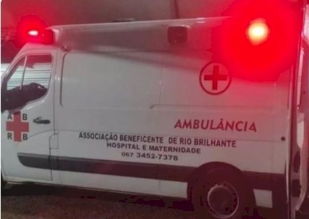 Motociclista fica ferido após bater em cachorro