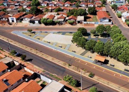 Município de Ivinhema entregou academia ao ar livre e brinquedos no Bairro Vitória
