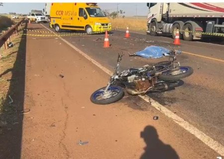 Colisão entre moto e carreta,  mata motociclista na BR- 163