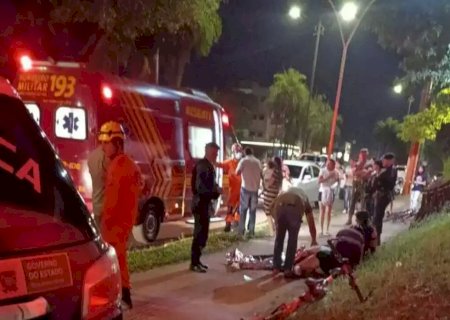 Rapaz é morto a tiros enquanto pedalava na Avenida Brasil