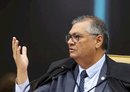 Dino suspende repasses de 'emendas Pix' a nove municípios