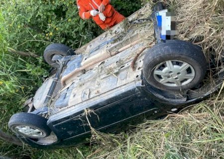 Criança passa dias esperando resgate ao lado dos pais mortos em acidente