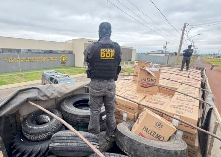 Deodápolis -Carreta com mais de R$ 1,3 milhão em cigarros e pneus é apreendida