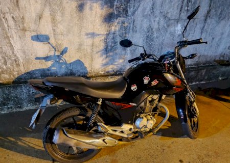 PM prende jovem que conduzia motocicleta, sem habilitação e sob efeito de álcool