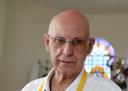 Igreja manda padre Júlio deixar de transmitir missas na internet