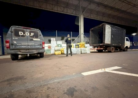DOF apreende caminhão com cigarros e mercadorias avaliadas em mais de R$ 1 milhão