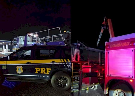 Fundo falso e carga de calcário escondiam 3,5 toneladas de drogas em caminhões