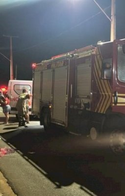 Motociclista tem perna dilacerada em acidente de moto, em Nova Andradina