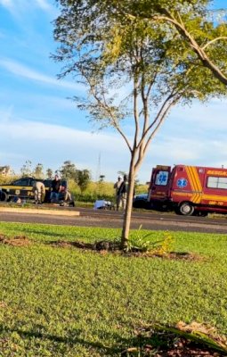 Acidente entre carro e moto na BR-376 deixa motociclista ferido em Ivinhema