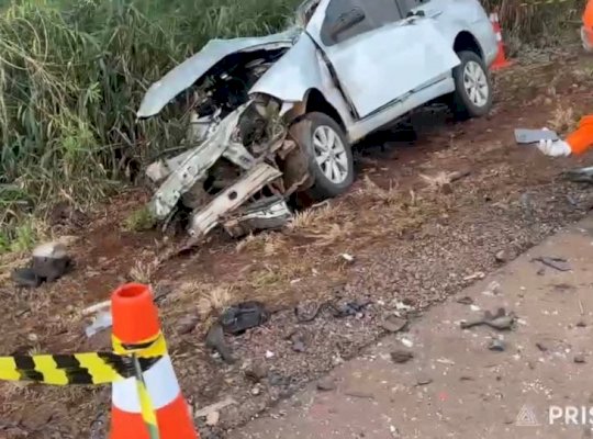 Acidente envolvendo um carro e uma carreta deixa uma vítima fatal na BR 163