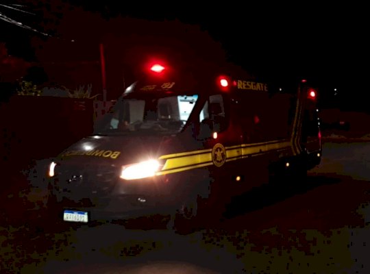 Colisão entre carro e moto deixa três feridos, dentre as vítimas uma gestante , em Ivinhema