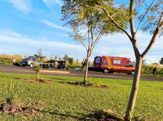 Acidente entre carro e moto na BR-376 deixa motociclista ferido em Ivinhema