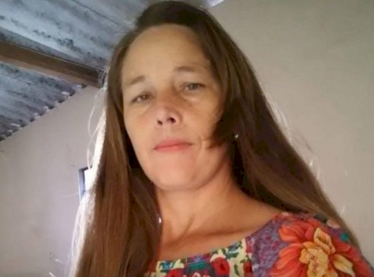 Mulher de 45 anos morreu após ser atacada a facadas pelo ex-namorado em Água Clara