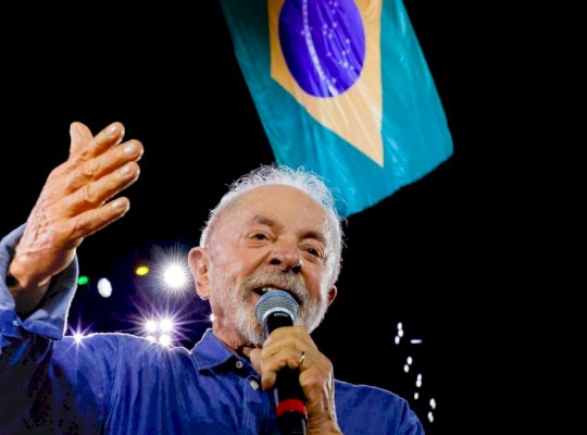 Lula consegue virada inédita e é reeleito para 4º mandato na Presidência