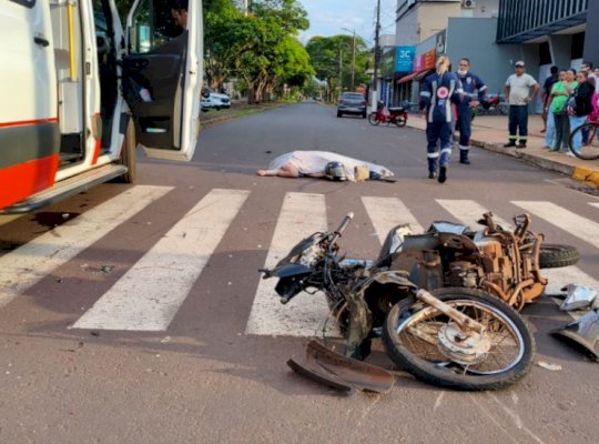 Motorista bate em motocicleta e mata condutora na Avenida Weimar Gonçalves Torres