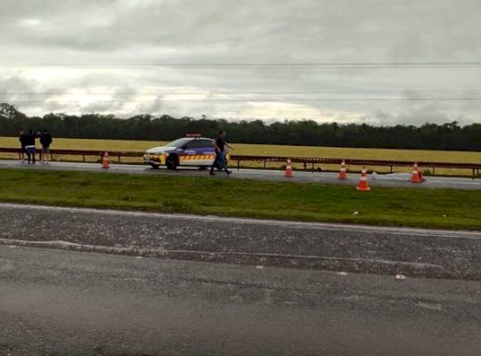 Morador de Dourados morre em acidente entre motocicleta e carreta na BR-163