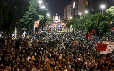 Voltando atrás-Governo anuncia que não fará novos congelamentos e recompõe verba do MEC.