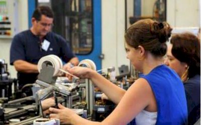 Falta de trabalhador qualificado afeta metade das indústrias no país