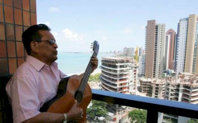 Cantor e compositor Evaldo Gouveia morre de Covid-19 no Ceará