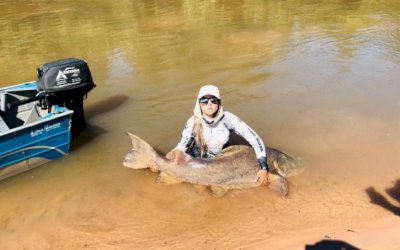 Dentista fisga jaú de 80 kg e 2 metros em rio de Mato Grosso do Sul