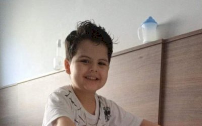 Morre menino com leucemia que buscava doador de medula óssea; irmão gêmeo também não resistiu à doença