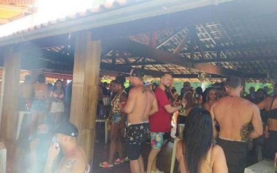 Jovens marcam festas por grupos de mensagem e debocham da fiscalização que combate a Covid-19