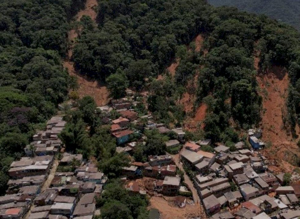 O governo de São Paulo e a prefeitura de São Sebastião sabiam do risco de deslizamentos por conta das fortes chuvas no litoral norte.