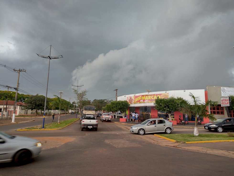 Quarta-feira chuvosa pode ter temporais e quedas de granizo em MS