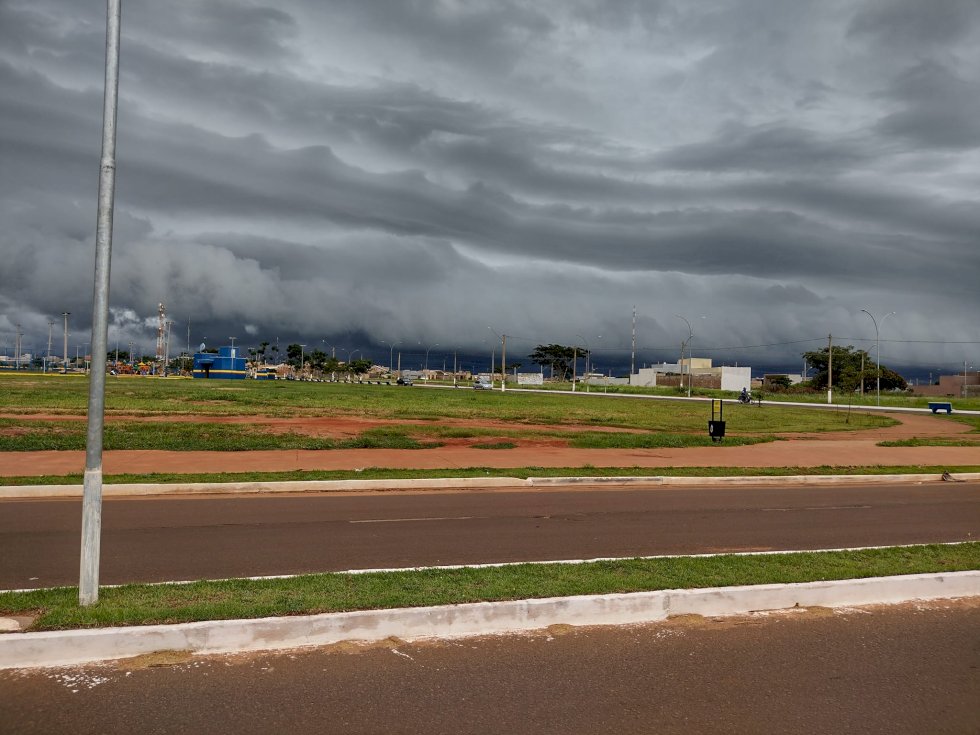 Instituto coloca 44 cidades sob alerta de temporal com vendaval
